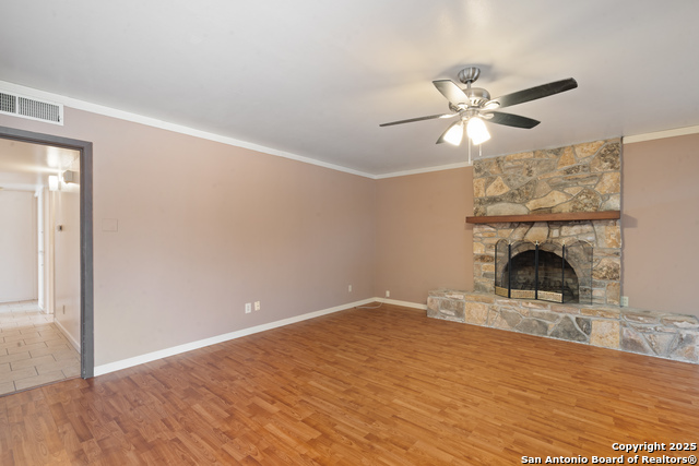 203 Margaret Property Photo 16
