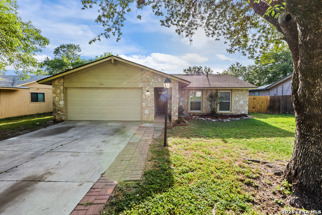 923 Saddlebrook Dr