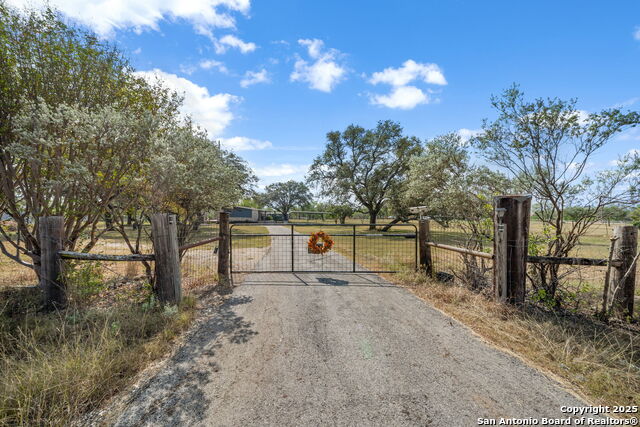 132 County Road 469 Property Photo 1