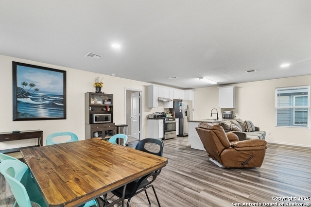 7722 Nopalitos Cove Property Photo 2