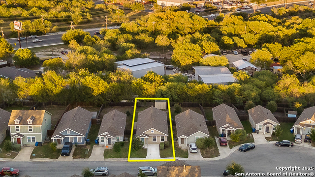 7722 Nopalitos Cove Property Photo 4