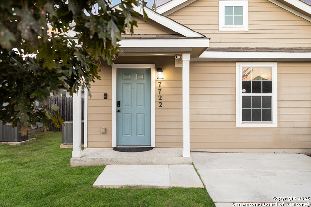 7722 Nopalitos Cove Property Photo 6