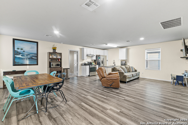 7722 Nopalitos Cove Property Photo 14