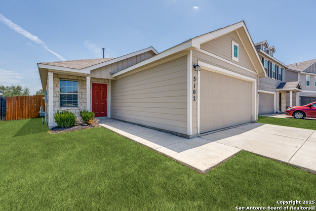 5102 Everett Loop Property Photo 1