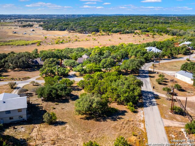 826 Lake Island Property Photo 7