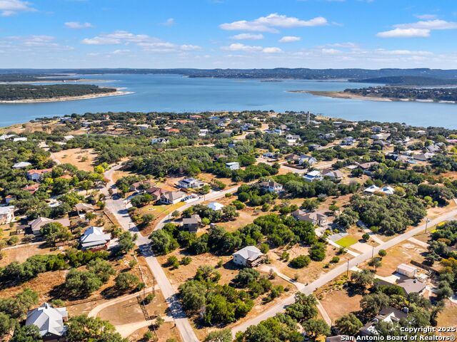 826 Lake Island Property Photo 16