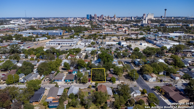 207 Forrest Ave Property Photo 8