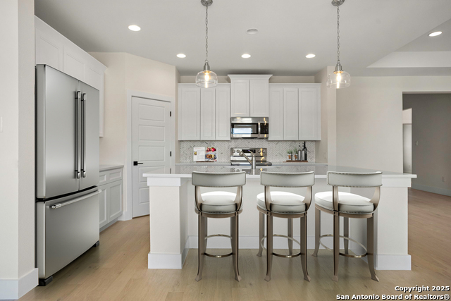 1901 N Chateau Lane Property Photo 2