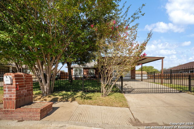 3343 Reforma Dr. Property Photo 4