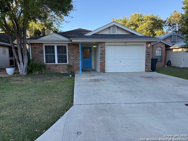 758 Briarbend Dr Property Photo 1