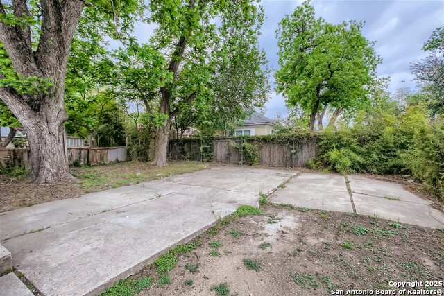 517 Hicks Ave Property Photo 4