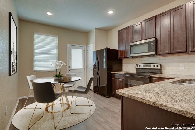 3931 Somers Crest Property Photo 8