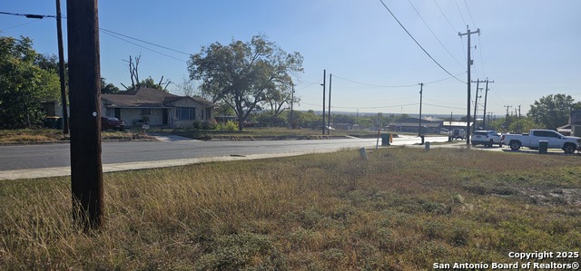 809 Toepperwein Property Photo 3