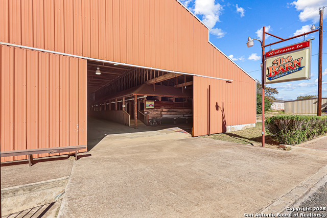 1001 D Property Photo 1