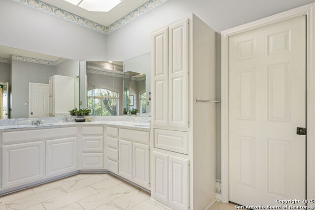 305 Spanish Pass Property Photo 15