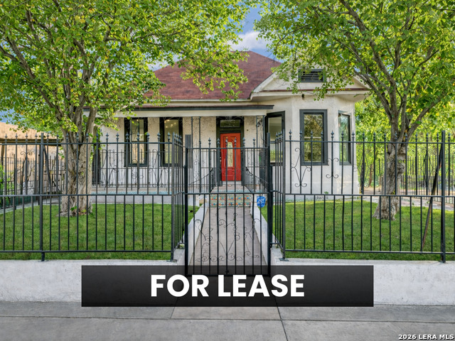 1610 W Commerce Property Photo 1
