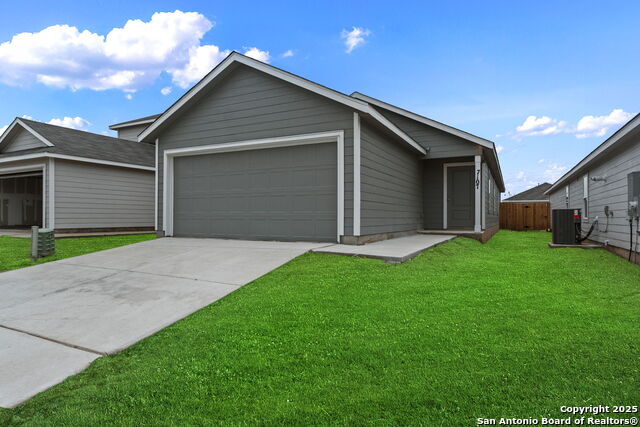 7107 Brownleaf Dr Property Photo 1