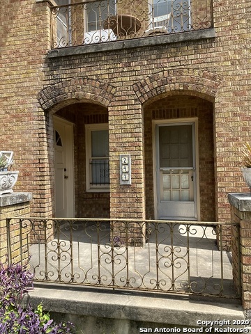 247 E Lullwood Ave Property Photo 3