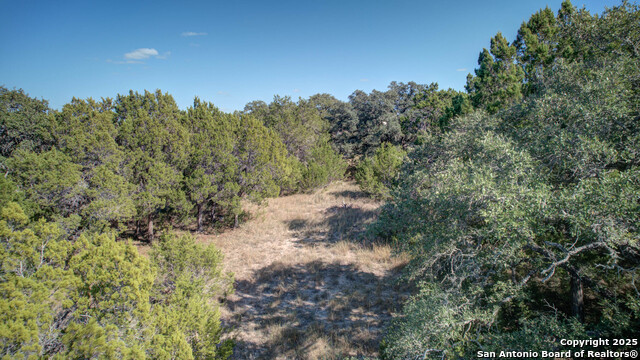 915/935 Five Oaks Property Photo 11