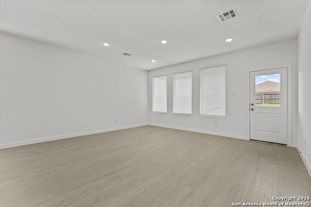 1221 Twisted Creek Property Photo 5