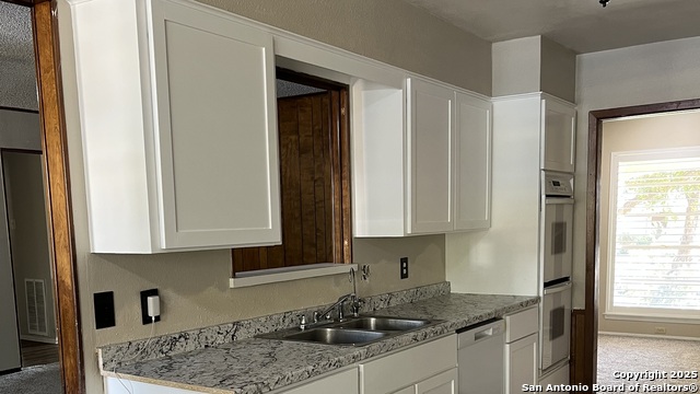 123 Granada Property Photo 5