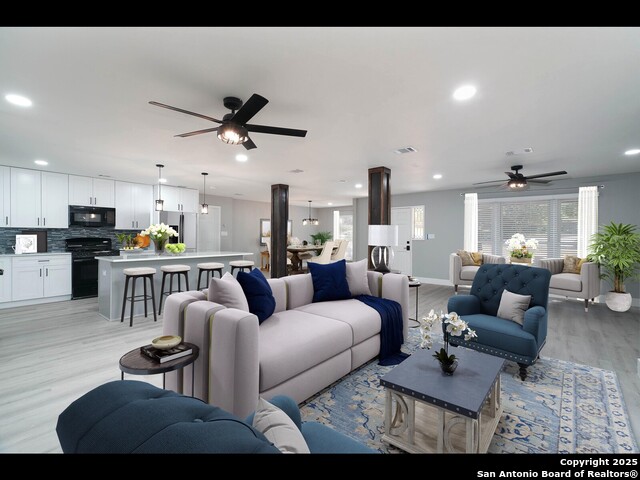 8619 Oak Ledge Property Photo 7