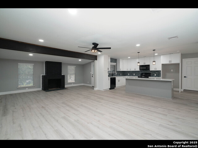 8619 Oak Ledge Property Photo 11