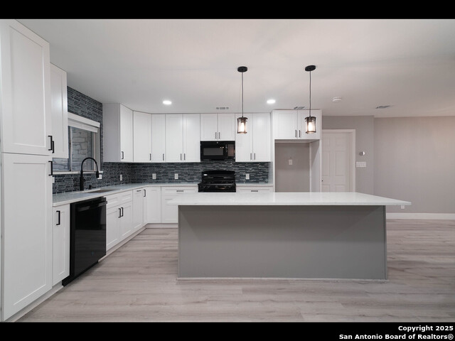 8619 Oak Ledge Property Photo 13