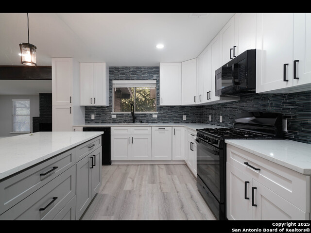 8619 Oak Ledge Property Photo 14