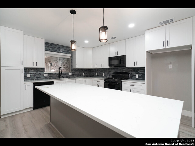 8619 Oak Ledge Property Photo 15