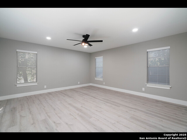 8619 Oak Ledge Property Photo 17