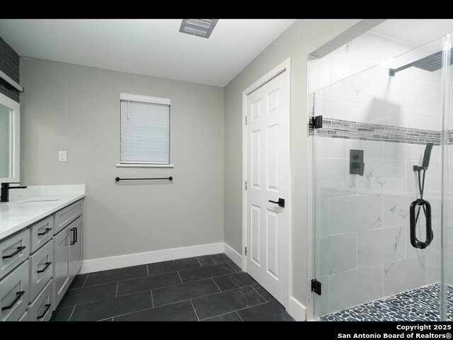 8619 Oak Ledge Property Photo 18