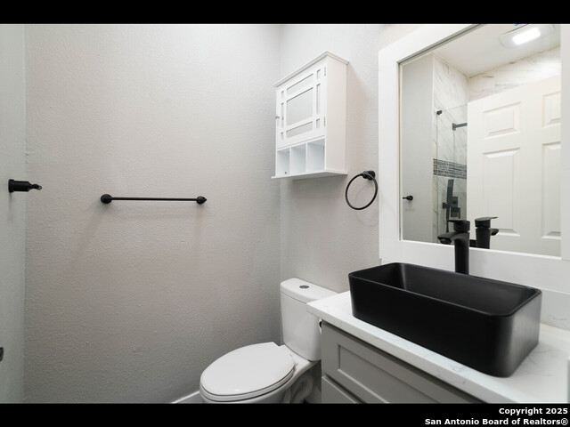 8619 Oak Ledge Property Photo 22