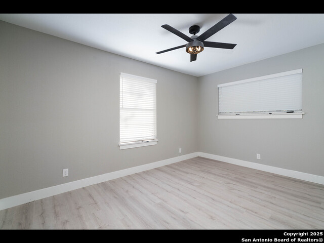 8619 Oak Ledge Property Photo 24