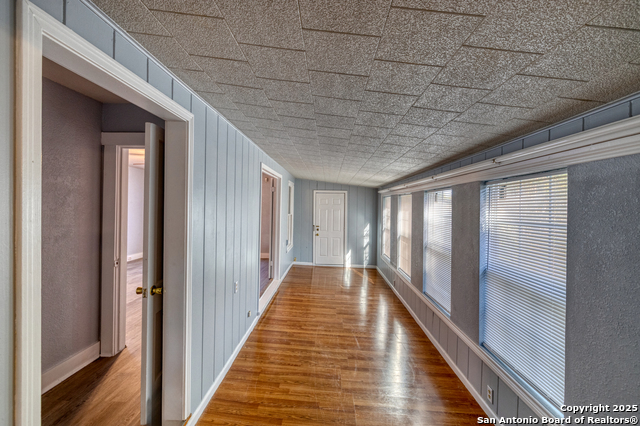 703 E Nueces Property Photo 6