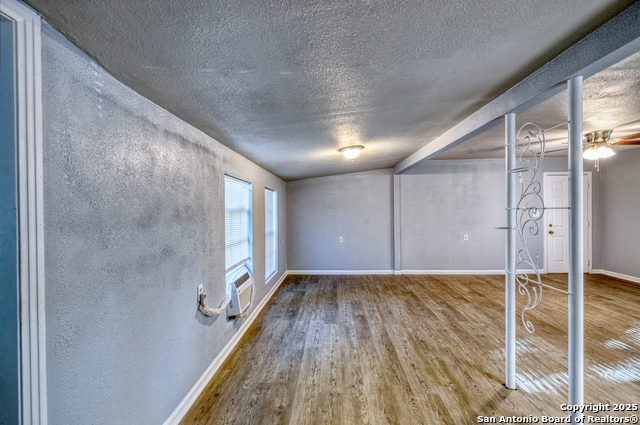 703 E Nueces Property Photo 7
