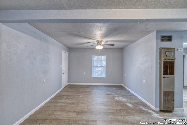 703 E Nueces Property Photo 8