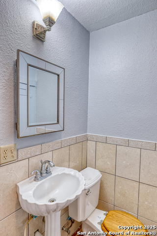 703 E Nueces Property Photo 15