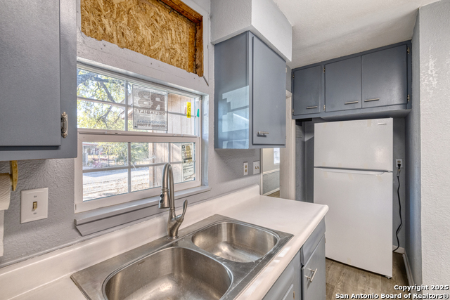 703 E Nueces Property Photo 19