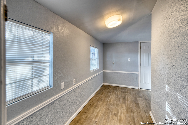 703 E Nueces Property Photo 20