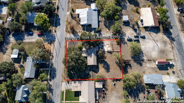 703 E Nueces Property Photo 23