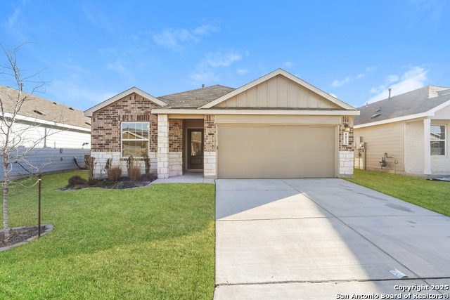 8022 Dovers Den Property Photo 1