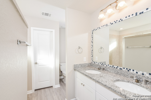 8022 Dovers Den Property Photo 8