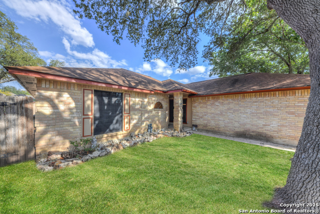11702 Forest Hollow Property Photo 1
