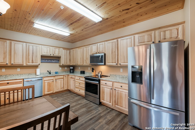 1554 Gruene Property Photo 5