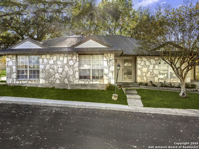 4025 Cypress Ct Property Photo 3