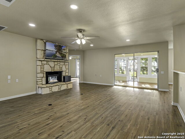4025 Cypress Ct Property Photo 8