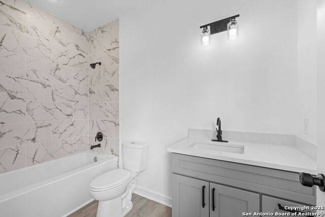 627 S Olive St, #101 Property Photo 9