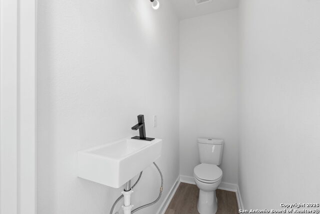 627 S Olive St, #101 Property Photo 19