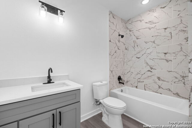 627 S Olive St, #101 Property Photo 21